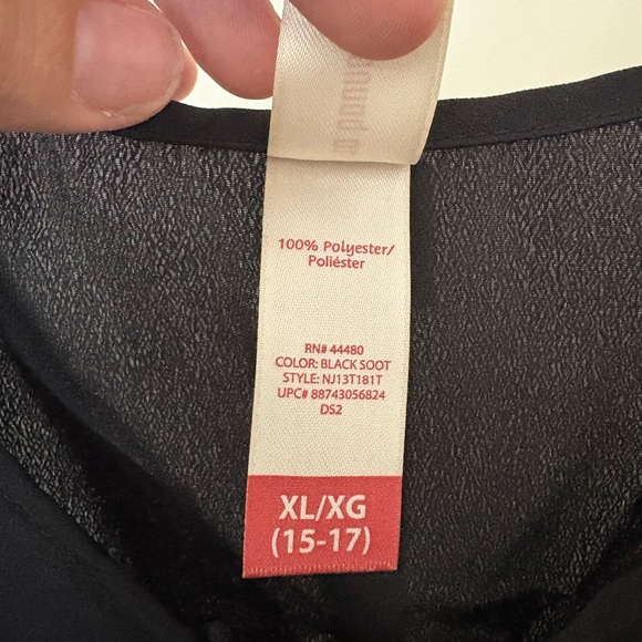 Elegant Black Sleeveless Dress - Picture 3 of 4